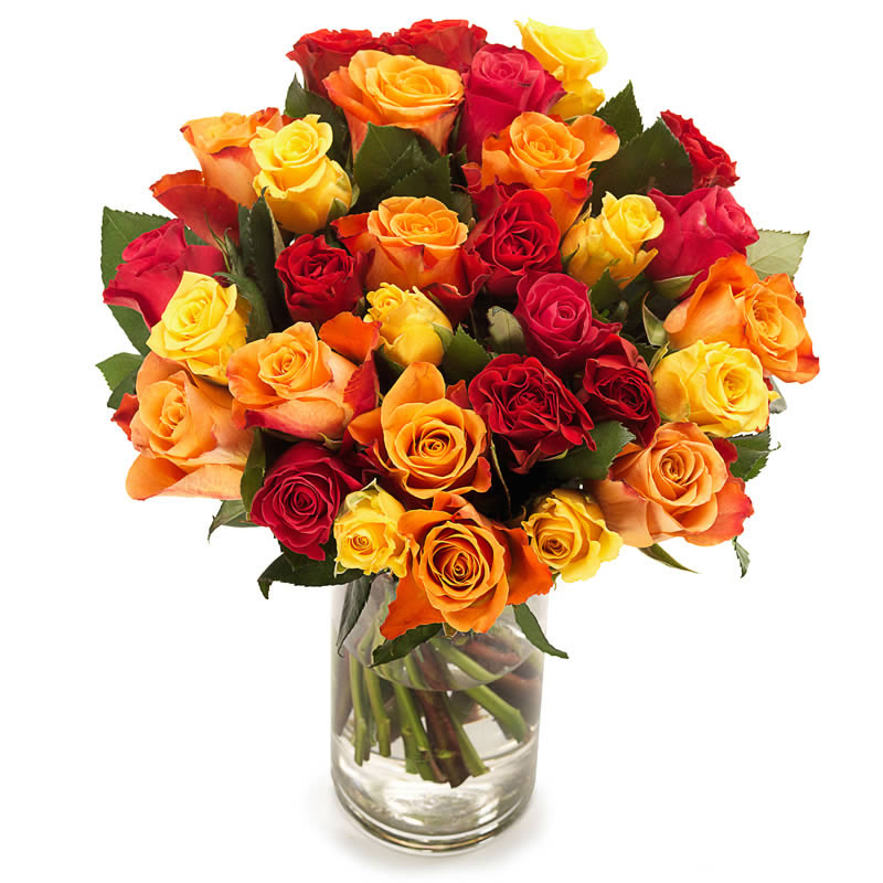 Bukett med rosor i varma färger; röd-orange-gul. Välj mellan tre storlekar.
