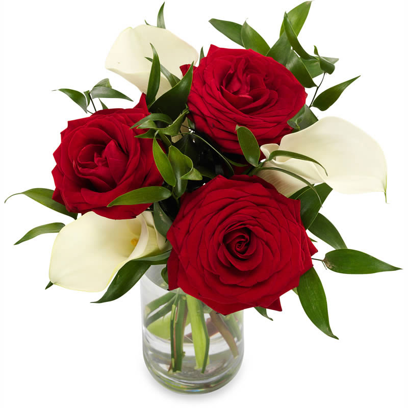Bukett med röda rosor och vita blommor (här fredslilja)