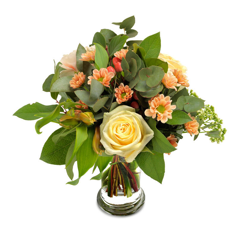 Bukett med blandade blommor i härliga pastellfärger. Skicka blommorna med ett bud från Euroflorist och gör någon glad!